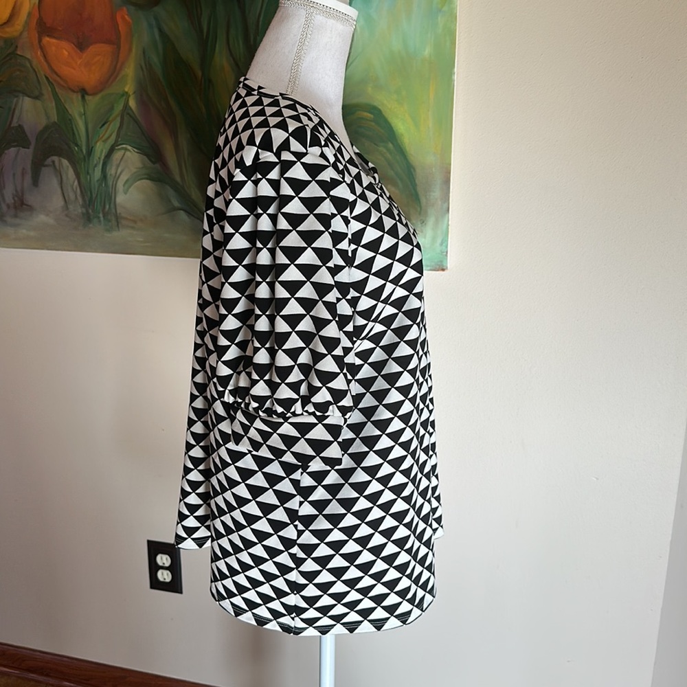 ๐2xHost Pick๐ Worthington Geometric Blouse - Picture 4 of 7
